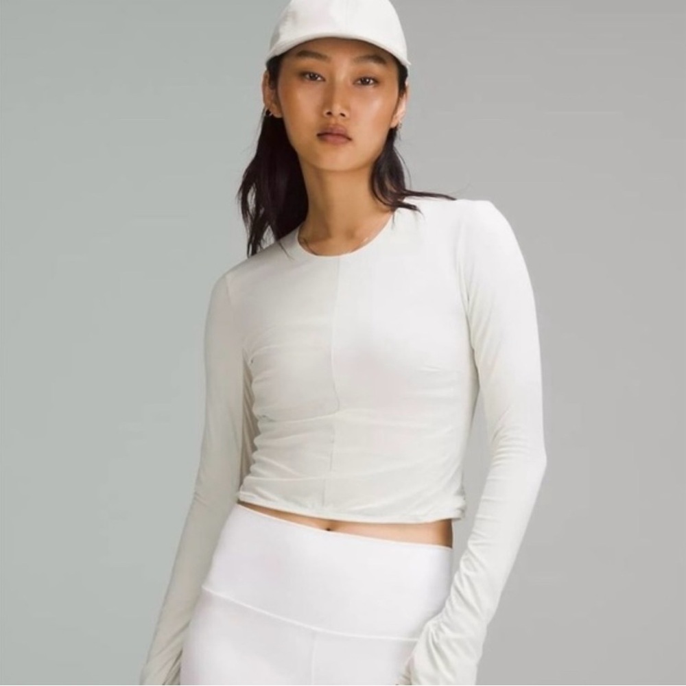 LULULEMON Women’s Tight Fit Lined Long Sleeve Cropped Top